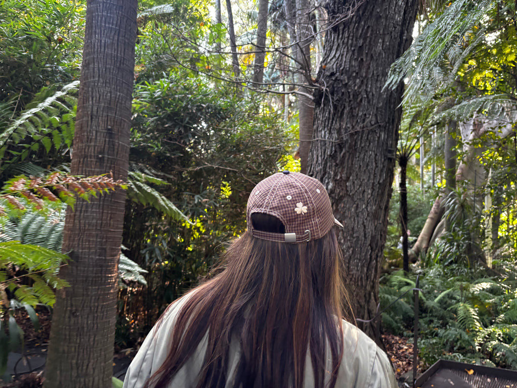 "LUCKY" CAP in BROWN PLAID