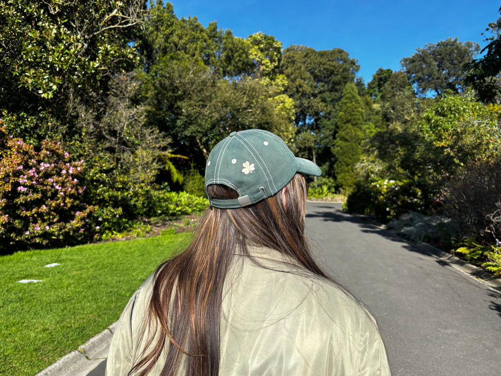 "LUCKY" CAP in WASHED GREEN